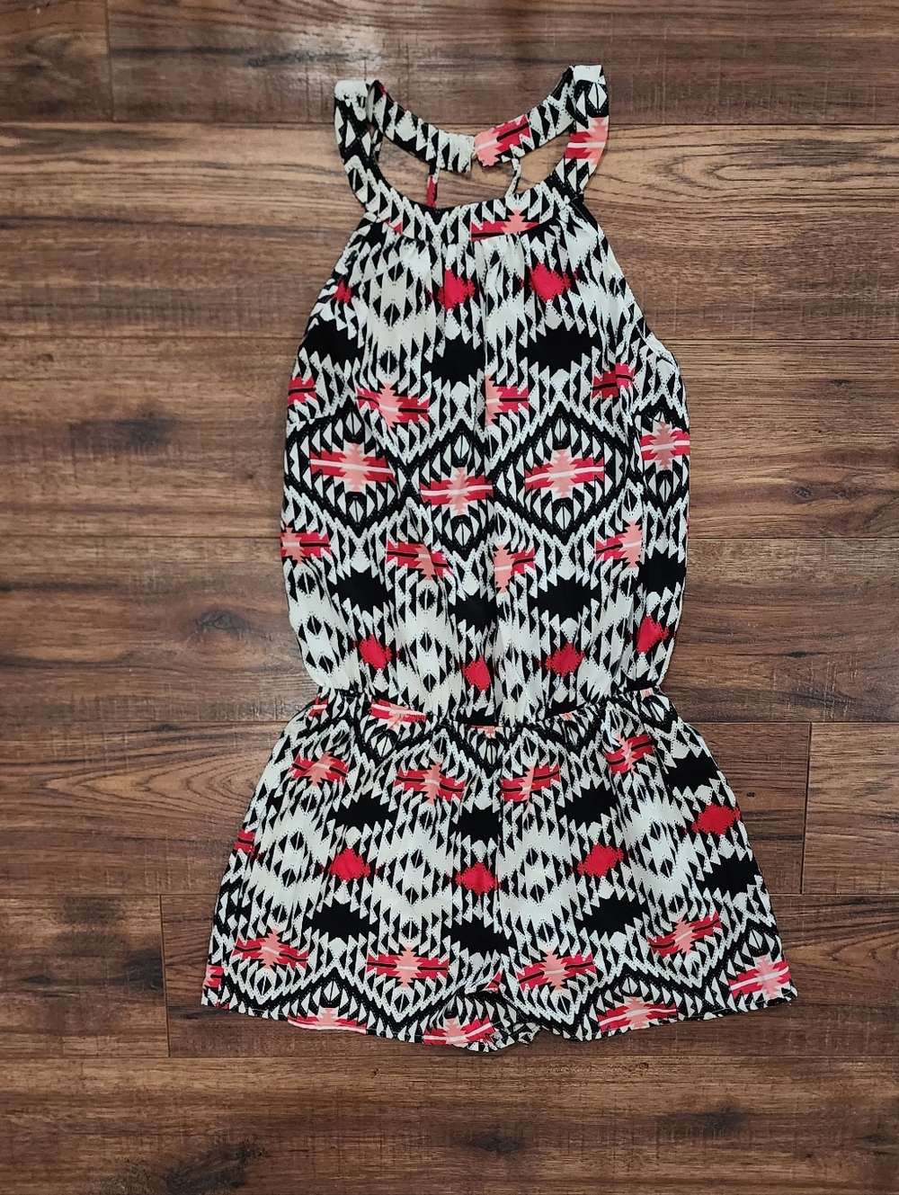 Charlotte Russe Junior's Sleeveless Caged Back Aztec Print Romper Medium M